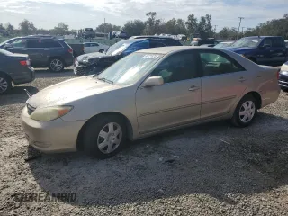 2004 Toyota Camry LE z VIN 4T1BE32KX4U850013, wystawiony jako Copart lot #54251795 z przebiegiem 195 577 mil mil oraz Nie do naprawy • Non repairable. Historia ofert i sprzedaży dostępna na DreamBid. Obrazek 1.