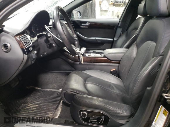 2017 Audi A8 z VIN WAU44AFD2HN014533, wystawiony jako Copart lot #46684705 z przebiegiem 94 030 mil mil oraz Szkody całkowita. Historia ofert i sprzedaży dostępna na DreamBid. Obrazek 7.