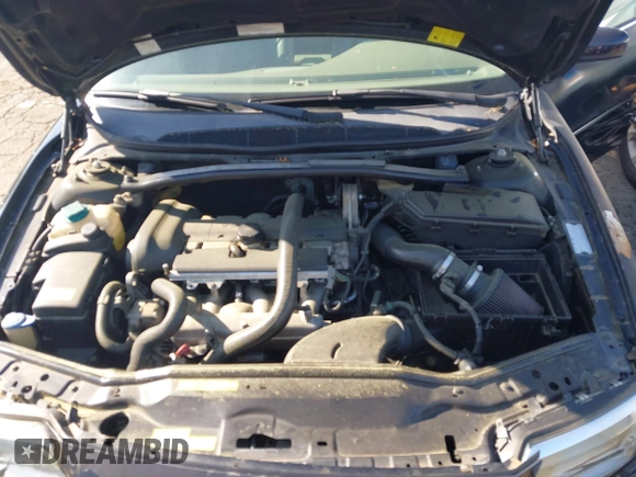 2005 Volvo S80 with VIN YV1TS592451405900, listed as a IAAI auction lot 41977975 with 133,169 mi miles. Bid and sale history available at carsss.com. Image 10.