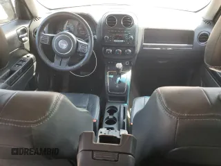 2015 Jeep Patriot Latitude with VIN 1C4NJRFB5FD417017, listed as a Copart auction lot 59879435 with 204,085 mi miles and Clean title. Bid and sale history available at DreamBid. Image 8.
