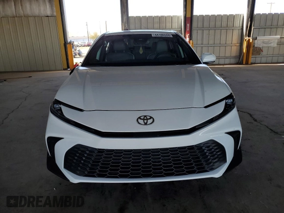 2025 Toyota Camry LE with VIN 4T1DAACK8SU065932, listed as a Copart auction lot 44106555 with 5,392 mi miles and Salvage Title. Bid and sale history available at carsss.com. Image 5.