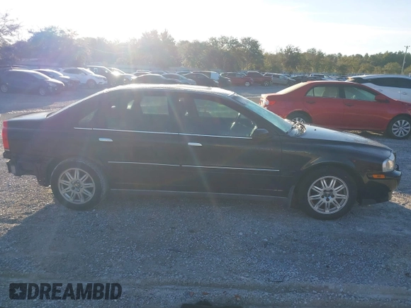 2005 Volvo S80 with VIN YV1TS592051395169, listed as a IAAI auction lot 41202944 with 187,072 mi miles. Bid and sale history available at carsss.com. Image 13.
