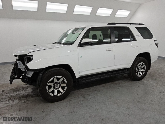 2024 Toyota 4Runner TRD Off Road with VIN JTEPU5JR1R6213834, listed as a Copart auction lot 42604765 with 19,383 mi miles and Clean Title. Bid and sale history available at carsss.com. Image 1.