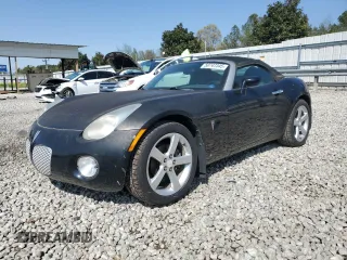 2006 Pontiac Solstice z VIN 1G2MB35B06Y115915, wystawiony jako Copart lot #50747345 z przebiegiem 73 540 mil mil oraz Czysty tytuł • Clean title. Historia ofert i sprzedaży dostępna na DreamBid. Obrazek 1.