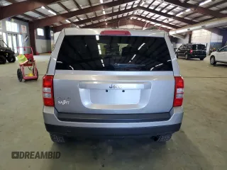 2017 Jeep Patriot 75th Anniversary z VIN 1C4NJRBB0HD142147, wystawiony jako Copart lot #56277075 z przebiegiem 144 251 mil mil oraz Czysty tytuł • Clean title. Historia ofert i sprzedaży dostępna na DreamBid. Obrazek 6.
