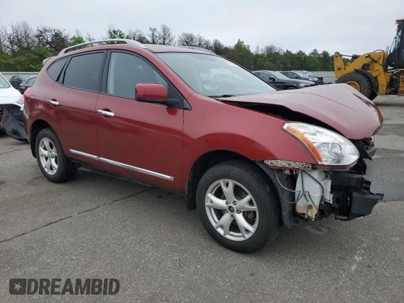 2011 Nissan Rogue SV z VIN JN8AS5MV1BW257562, wystawiony jako Copart lot #60112535 z przebiegiem 67 929 mil mil oraz Szkoda całkowita • Salvage title. Historia ofert i sprzedaży dostępna na DreamBid. Obrazek 4.