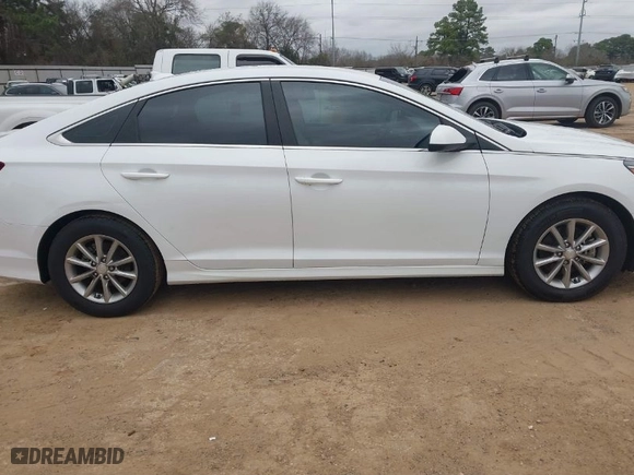 2018 Hyundai Sonata SE with VIN 5NPE24AFXJH657421, listed as a IAAI auction lot 41721454 with 123,761 mi miles. Bid and sale history available at carsss.com. Image 13.