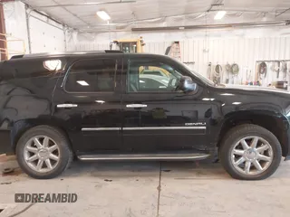2013 GMC Yukon Denali with VIN 1GKS2EEF2DR221845, listed as a IAAI auction lot 42148383 with 226,367 mi miles. Bid and sale history available at carsss.com. Image 13.