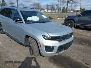 2023 Jeep Grand Cherokee Overland z VIN 1C4RJKDG9P8909471, wystawiony jako IAAI lot #41861838 z przebiegiem 26 434 mil mil oraz . Historia ofert i sprzedaży dostępna na DreamBid. Obrazek 1.