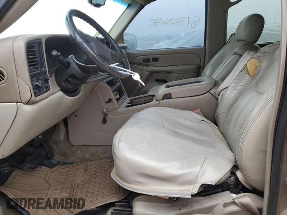 2004 Chevrolet Suburban LS with VIN 1GNEC16Z74J207727, listed as a Copart auction lot 81722614 with 361,781 mi miles and Salvage Title. Bid and sale history available at carsss.com. Image 7.