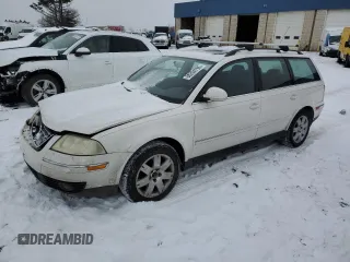 2005 Volkswagen Passat z VIN WVWCD63B25E044643, wystawiony jako Copart lot #88294795 z przebiegiem 132 409 mil mil oraz Szkoda całkowita • Salvage title. Historia ofert i sprzedaży dostępna na DreamBid. Obrazek 1.