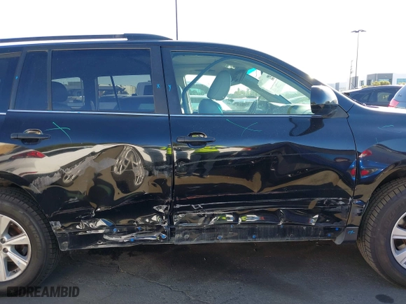 2011 Toyota Highlander with VIN 5TDZK3EH4BS039353, listed as a IAAI auction lot 40909367 with 126,024 mi miles. Bid and sale history available at carsss.com. Image 6.