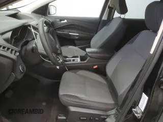 2018 Ford Escape SE z VIN 1FMCU9GD9JUD21474, wystawiony jako Copart lot #53921535 z przebiegiem 136 819 mil mil oraz Czysty tytuł • Clean title. Historia ofert i sprzedaży dostępna na DreamBid. Obrazek 7.