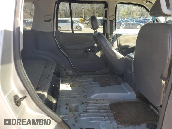2004 Ford Explorer XLS z VIN 1FMZU62K34UB36548, wystawiony jako Copart lot #88859535 z przebiegiem 262 377 mil mil oraz Szkoda całkowita • Salvage title. Historia ofert i sprzedaży dostępna na DreamBid. Obrazek 10.
