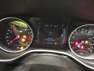 2018 Jeep Compass Altitude with VIN 3C4NJDBB9JT304330, listed as a IAAI auction lot 41886905 with 45,700 mi miles and . Bid and sale history available at carsss.com. Image 7.