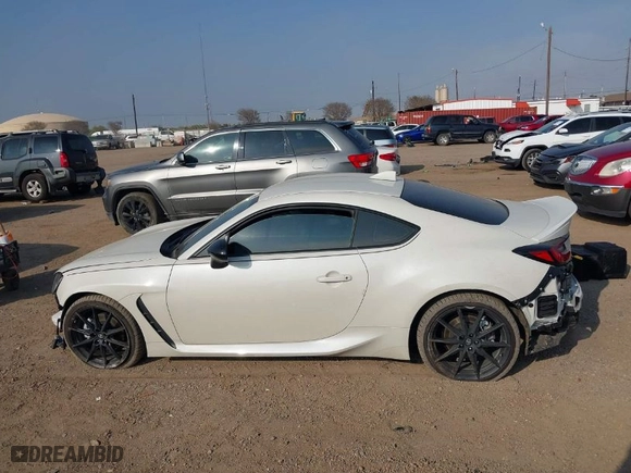2024 Toyota GR86 Premium with VIN JF1ZNBE15R9761417, listed as a IAAI auction lot 41191093 with 1,984 mi miles. Bid and sale history available at carsss.com. Image 15.