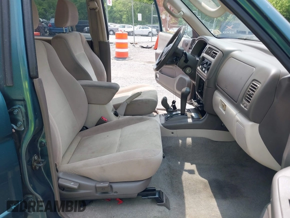 2004 Mitsubishi Montero XLS z VIN JA4MT31R34J007557, wystawiony jako IAAI lot #42368032 z przebiegiem 172 104 mil mil oraz . Historia ofert i sprzedaży dostępna na DreamBid. Obrazek 5.