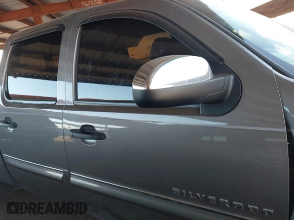 2013 Chevrolet Silverado 1500 LT with VIN 3GCPCSE00DG110686, listed as a IAAI auction lot 42034864 with 225,135 mi miles and . Bid and sale history available at DreamBid. Image 14.
