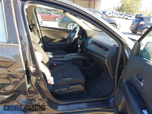 2018 Honda HR-V LX with VIN 3CZRU6H37JG726863, listed as a IAAI auction lot 41843904 with 152,551 mi miles. Bid and sale history available at carsss.com. Image 5.