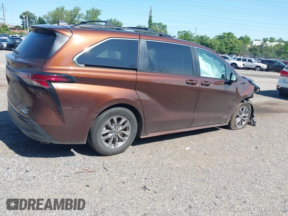 2021 Toyota Sienna LE z VIN 5TDKRKEC0MS062918, wystawiony jako IAAI lot #42382540 z przebiegiem 54 271 mil mil oraz . Historia ofert i sprzedaży dostępna na DreamBid. Obrazek 4.