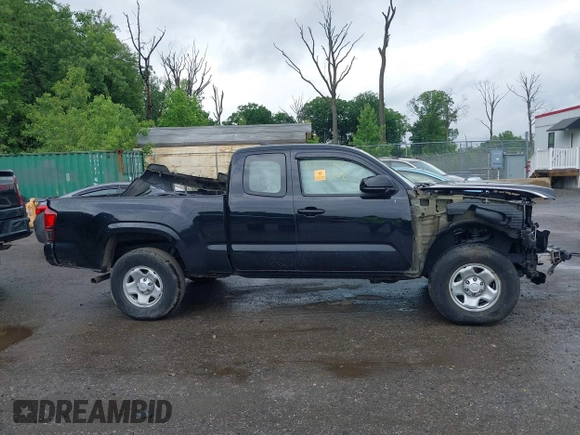 2018 Toyota Tacoma SR with VIN 5TFSX5EN1JX062523, listed as a IAAI auction lot 42334816 with 56,994 mi miles and . Bid and sale history available at DreamBid. Image 13.