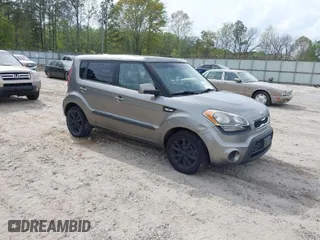 2013 Kia Soul with VIN KNDJT2A52D7595996, listed as a IAAI auction lot 41974905 with 138,953 mi miles. Bid and sale history available at carsss.com. Image 1.