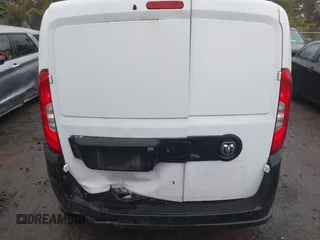 2017 Ram ProMaster City Cargo Tradesman z VIN ZFBERFAB2H6E50911, wystawiony jako IAAI lot #40390843 z przebiegiem 68 010 mil mil oraz . Historia ofert i sprzedaży dostępna na DreamBid. Obrazek 16.