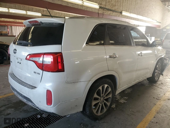 2015 Kia Sorento SX with VIN 5XYKW4A7XFG576725, listed as a Copart auction lot 46047945 with 0 mi miles and Salvage Title. Bid and sale history available at carsss.com. Image 3.