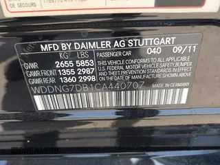 2012 Mercedes-Benz S 550 z VIN WDDNG7DB1CA440707, wystawiony jako IAAI lot #42489230 z przebiegiem 85 768 mil mil oraz . Historia ofert i sprzedaży dostępna na DreamBid. Obrazek 9.