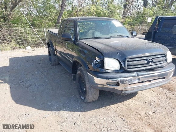 2001 Toyota Tundra Ltd with VIN 5TBBT48101S187526, listed as a IAAI auction lot 42069812 with 162,676 mi miles. Bid and sale history available at carsss.com. Image 6.