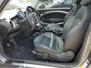 2007 MINI Hardtop S with VIN WMWMF73577TT84087, listed as a Copart auction lot 60208895 with 76,248 mi miles and Salvage title. Bid and sale history available at DreamBid. Image 7.