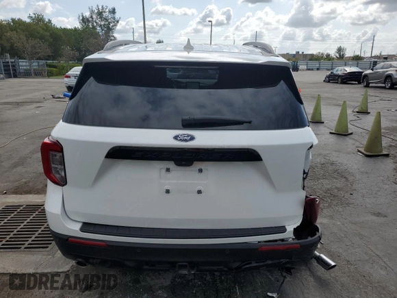 2024 Ford Explorer ST-Line with VIN 1FMSK7KH1RGA88359, listed as a Copart auction lot 52801025 with 7,799 mi miles and Salvage Title. Bid and sale history available at carsss.com. Image 6.
