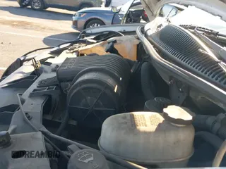 2005 Chevrolet Express Cargo с VIN 1GCGG29V851136723, выставлен на аукционе IAAI как лот 43395582 с пробегом 131 781 миль миль и . История ставок и продаж доступна на DreamBid. Изображение 14.