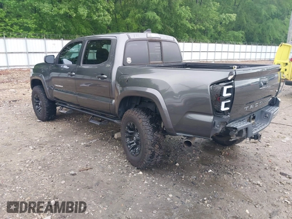 2017 Toyota Tacoma SR5 z VIN 3TMAZ5CN9HM044182, wystawiony jako IAAI lot #42116303 z przebiegiem 92 577 mil mil oraz . Historia ofert i sprzedaży dostępna na DreamBid. Obrazek 3.