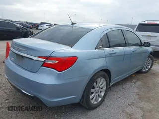 2014 Chrysler 200 Touring with VIN 1C3CCBBB3EN136829, listed as a IAAI auction lot 41279121 with 122,947 mi miles. Bid and sale history available at carsss.com. Image 4.