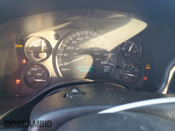 2005 Chevrolet Express Cargo Van YF7 Upfitter with VIN 1GBFG15T151233714, listed as a Copart auction lot 82413694 with 299,509 mi miles and Salvage Title. Bid and sale history available at carsss.com. Image 9.