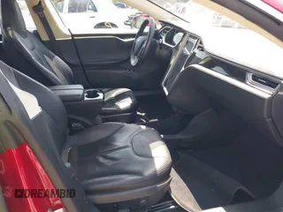 2014 Tesla Model S 60 with VIN 5YJSA1S11EFP33278, listed as a IAAI auction lot 42441781 with Not provided miles and . Bid and sale history available at DreamBid. Image 5.