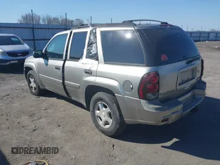 2002 Chevrolet TrailBlazer LTZ with VIN 1GNDT13S722204501, listed as a IAAI auction lot 41658875 with 162,007 mi miles. Bid and sale history available at carsss.com. Image 3.