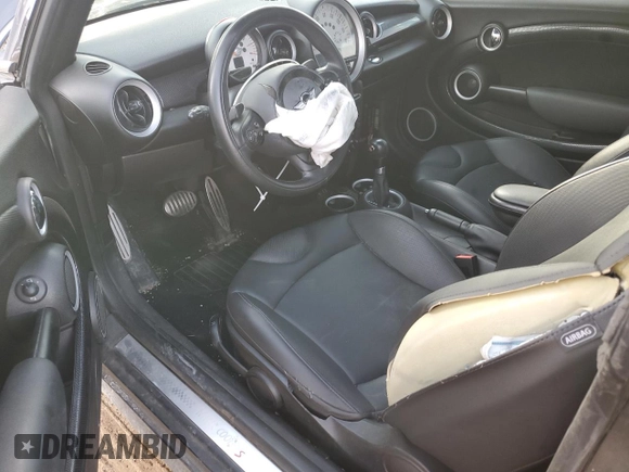 2014 MINI Clubman S z VIN WMWZG3C54ET800590, wystawiony jako Copart lot #85596224 z przebiegiem Nie podano mil oraz Szkoda całkowita • Salvage title. Historia ofert i sprzedaży dostępna na DreamBid. Obrazek 8.