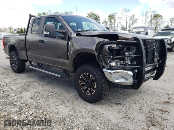 2020 Ford F-250 XL z VIN 1FT7X2BN5LEE72152, wystawiony jako Copart lot #48145395 z przebiegiem 20 757 mil mil oraz Szkoda całkowita • Salvage title. Historia ofert i sprzedaży dostępna na DreamBid. Obrazek 4.