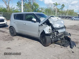 2019 Kia Soul z VIN KNDJN2A27K7020015, wystawiony jako IAAI lot #41622255 z przebiegiem 106 110 mil mil oraz . Historia ofert i sprzedaży dostępna na DreamBid. Obrazek 1.