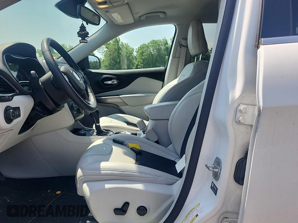 2021 Jeep Cherokee Altitude with VIN 1C4PJMLB9MD211826, listed as a IAAI auction lot 42666661 with 47,838 mi miles and . Bid and sale history available at DreamBid. Image 10.