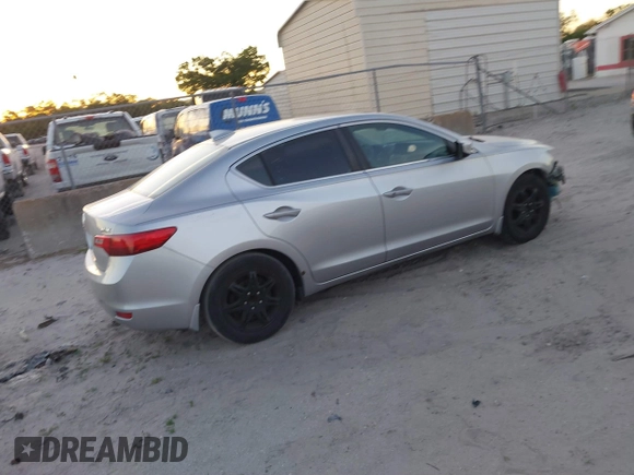 2013 Acura ILX with VIN 19VDE1F39DE010087, listed as a IAAI auction lot 41832973 with 214,137 mi miles. Bid and sale history available at carsss.com. Image 4.
