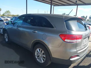 2018 Kia Sorento L z VIN 5XYPG4A39JG339992, wystawiony jako IAAI lot #41862512 z przebiegiem 119 430 mil mil oraz . Historia ofert i sprzedaży dostępna na DreamBid. Obrazek 3.
