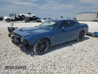 2023 Dodge Challenger R/T Scat Pack z VIN 2C3CDZFJ4PH645170, wystawiony jako Copart lot #53197065 z przebiegiem 22 562 mil mil oraz Szkoda całkowita • Salvage title. Historia ofert i sprzedaży dostępna na DreamBid. Obrazek 1.