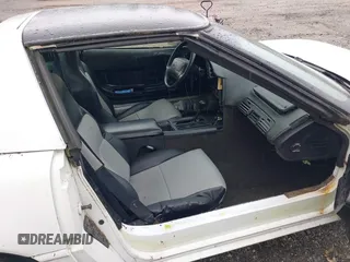 1994 Chevrolet Corvette z VIN 1G1YY22P5R5115381, wystawiony jako IAAI lot #42341684 z przebiegiem Nie podano mil oraz . Historia ofert i sprzedaży dostępna na DreamBid. Obrazek 5.