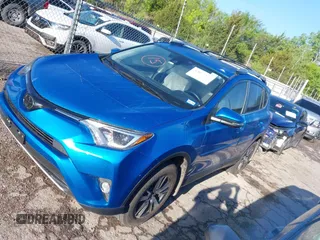 2018 Toyota RAV4 XLE with VIN JTMWFREV1JJ736877, listed as a IAAI auction lot 42072222 with 43,004 mi miles and . Bid and sale history available at carsss.com. Image 18.
