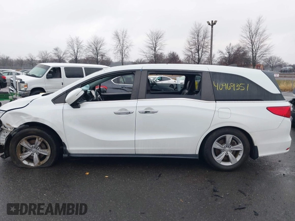 2020 Honda Odyssey EX-L with VIN 5FNRL6H78LB031411, listed as a IAAI auction lot 41027726 with 55,586 mi miles. Bid and sale history available at carsss.com. Image 14.