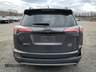 2018 Toyota RAV4 XLE with VIN JTMRFREV6JJ720655, listed as a Copart auction lot 52198195 with 178,274 mi miles and Salvage Title. Bid and sale history available at carsss.com. Image 6.