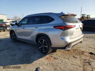 2022 Toyota Highlander XSE with VIN 5TDLZRAH9NS134702, listed as a Copart auction lot 86979134 with 28,151 mi miles and Salvage Title. Bid and sale history available at carsss.com. Image 2.